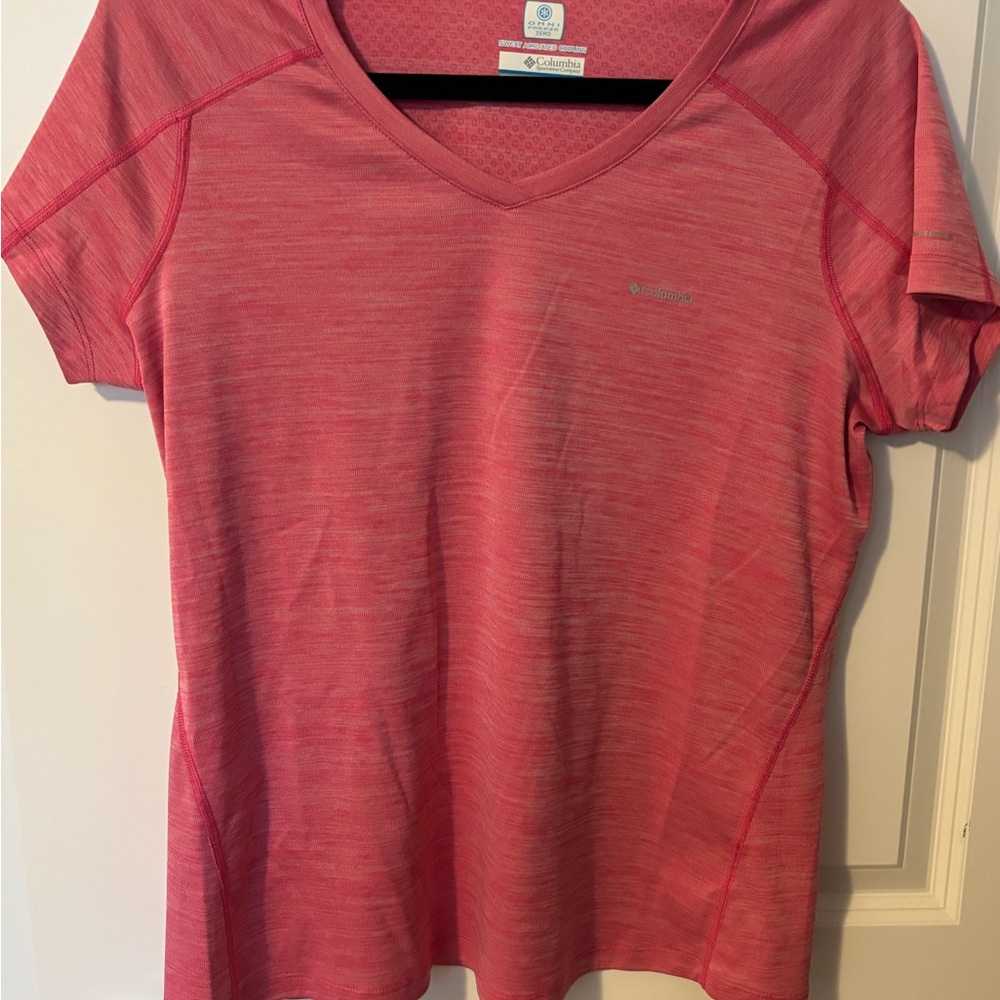 Columbia Pink V-Neck Short Sleeve T-Shirt
